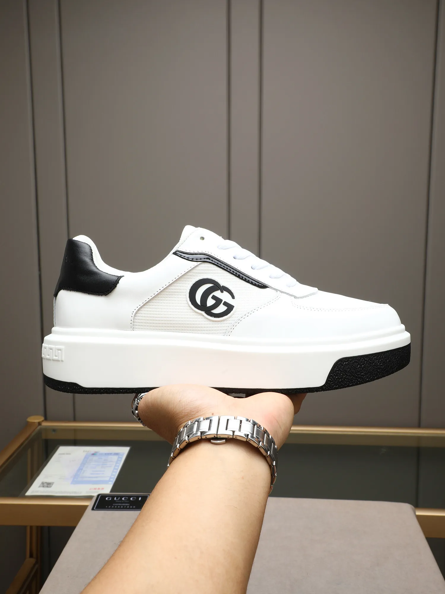 Men's shoes 💰480 New men's shoes GUCCI Fashion trend Made of first-layer calfskin ➕ washed sheep lining! The foot feels super comfortable and the workmanship is impeccable. Foam ultra-light outsole, size: 38-44 (45 customized) 3 colors to choose from!